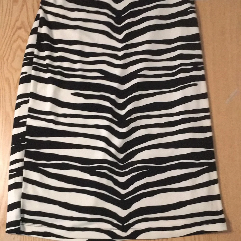 New Jennifer Lopez Xebra Print Mini Dress with Small Cut Out in the Back Size XS